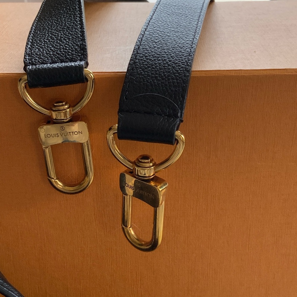 Louis Vuitton Manhattan Monogram Shoulder or Tote Handbag (Noir) - Picture 9 of 9